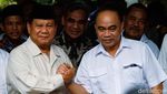 Salam Komando Prabowo dan Relawan Jokowi di Kertanegara