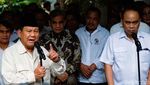 Salam Komando Prabowo dan Relawan Jokowi di Kertanegara