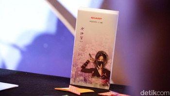 Kotak Sharp Aquos V6 5G varian Lavender Purple. Foto: Adi Fida Rahman/detikINET  