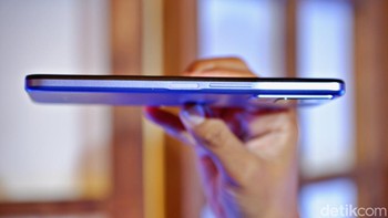 Dapur pacunya MediaTek Dimensity 700 dengan RAM 4 GB dan ROM 128 GB. Foto: Adi Fida Rahman/detikINET