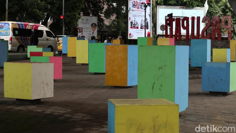 Taman Jomblo di Kota Bandung. Taman Jomblo di Kota Bandung.