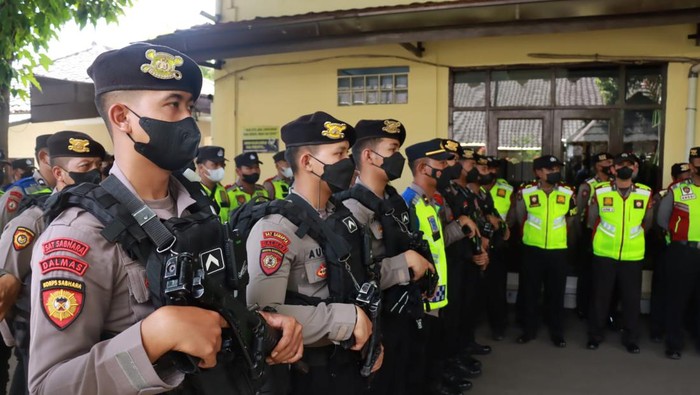 Tim Citarum Presisi Bersenjata Lengkap Diterjunkan Antisipasi Geng Motor di Cimahi