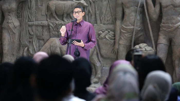 UMKM Diajak Naik Kelas Melalui Legendary Brand Festival Usaha mikro kecil menengah (UMKM) perlu meningkatkan kapasitas dan inovasi. Hal ini yang coba dilakukan dalam event 'Legendary Brand Festival'.