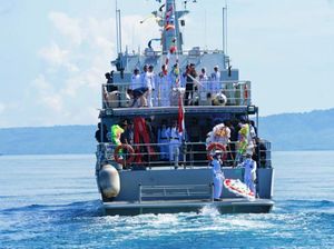 Hari Pahlawan di Banyuwangi, Forkopimda Tabur Bunga di Atas Kapal