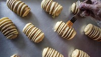 Warga binaan belajar membuat berbagai macam roti seperti roti manis, roti tawar, dan roti bakar dengan pilihan rasa coklat, keju, kacang merah, srikaya, dan kismis.