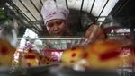 Warga Binaan Lapas Palembang Belajar Bikin Roti