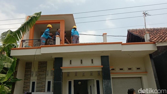 Warga Indramayu tersengat listrik