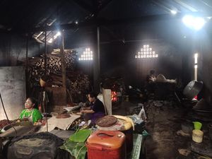 Warung Legend di Gilimanuk Sejak 1985, Sensasi Makan Langsung di Dapur