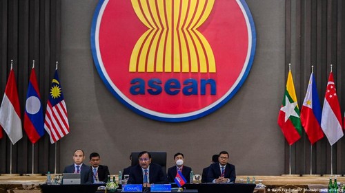 ASEAN (Association of Southeast Asian Nations) adalah perhimpunan bangsa-bangsa di wilayah Asia Tenggara. Organisasi ini menjadi wadah kerja sama bagi 10 negara anggota ASEAN.