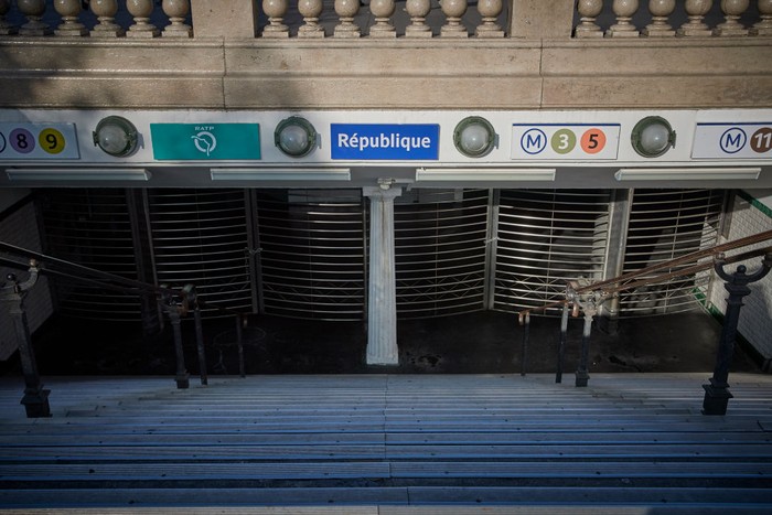 1440540208 PARIS, FRANCE - NOVEMBER 10: Metro underground stations across Paris are closed as workers Strike over pay increases and in protest to rising inflation and the cost of living crisis on November 10, 2022 in Paris, France. Parisians and Londoners have faced similar travel chaos trying to commute on November 10, after transport workers in Belgium and Greece took similar action on Wednesday seeking pay rises to combate soaring cost of living. Union leaders in France are also hoping to step up pressure on President Emmanuel Macron as he prepares to revive his controversial plan to overhaul pension pushing the official retirement age from 62 to 64 or 65. (Photo by Kiran Ridley/Getty Images)