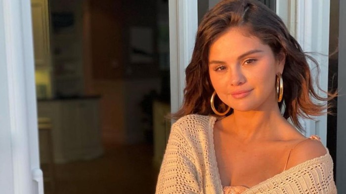 6 Potret Body Goal Selena Gomez, Ternyata Ini Resepnya