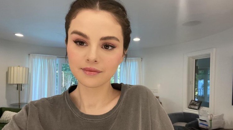 6 Potret Body Goal Selena Gomez, Ternyata Ini Resepnya 6 Potret Body Goal Selena Gomez, Ternyata Ini Resepnya