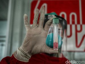 Siap-siap, Puncak COVID-19 Arcturus di DKI Diprediksi Tiba Pekan Depan!