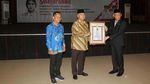 Berkunjung ke Keluarga Pahlawan Nasional dr Rubini Natawisastra