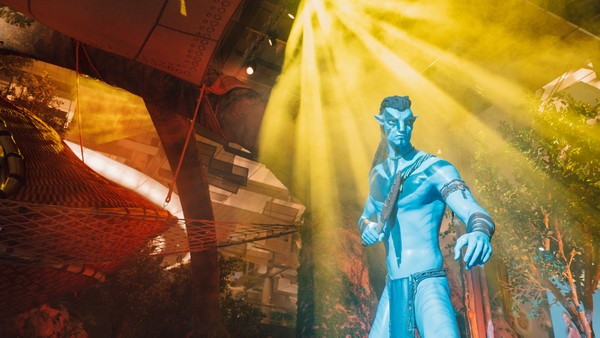 Wisatawan juga dapat melihat karakter-karakter Na’vi yang ikonik dari film Avatar 2 ini. (dok Bandara Changi) Wisatawan juga dapat melihat karakter-karakter Na’vi yang ikonik dari film Avatar 2 ini. (dok Bandara Changi)