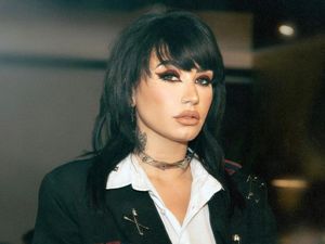 Demi Lovato Ngaku Capek Pakai Kata Ganti They/Them, Kembali Jadi She/Her
