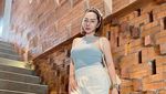Potret Femmy Permatasari Asyik Ngopi di Korea Pascaoperasi Plastik