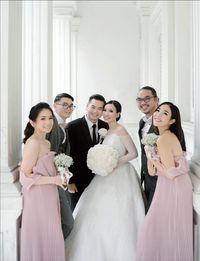 Apa itu bridesmaid dan groomsmen top