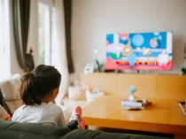 Cara Menata Sofa dan TV di Ruang Sempit, Biar Nggak Sumpek!