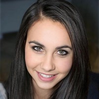 Film dewasa yang Jenny tonton adalah tentang stripper. “Dia menggambarkan industri yang dilarang. Hal itu membuatku penasaran,” ucap Stella, seperti dikutip dari DailyStar. Foto: dok. Facebook