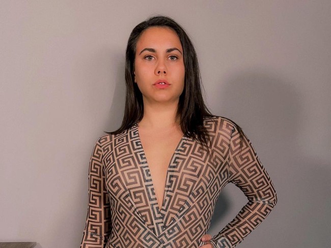 Jenny mengaku banyak penggemar setia mereka. Bahkan ketika dirinya dan pasangannya tertidur saat live, para penggemar masih menontonnya.Foto: dok. Facebook