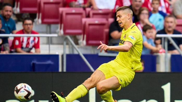 BARCELONA, SPAIN - NOVEMBER 09: Jorge Cuenca of Villarreal CF with the ball during the LaLiga Santander match between RCD Espanyol and Villarreal CF at RCDE Stadium on November 9, 2022 in Barcelona, Spain. (Photo by Pedro Salado/Quality Sport Images/Getty Images)