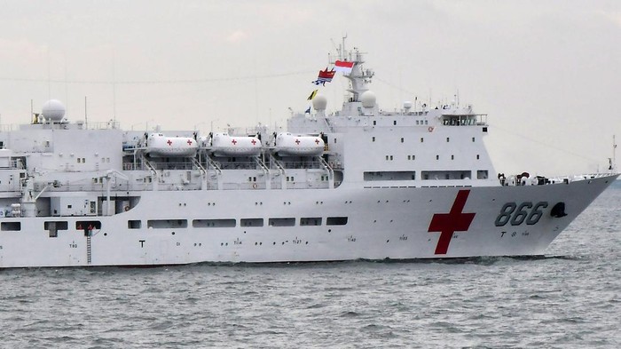 Kapal China Daishan Dao-866 Sandar di Teluk Jakarta Kapal Rumah Sakit China Daishan Dao-866 tiba di Teluk Jakarta, Tanjung Priok, Kamis (10/11/2022). Kepala Staf Angkatan Laut Laksamana TNi Yudo Margono mengatakan kehadiran Kapal CIna Daishan Dao-866 di Teluk Jakarta itu dalam rangka port visit atau kunjungan pelabuhan dan akan melakukan kegiatan pengobatan yang masih harus menunggu izin dari Kementerian Kesehatan.