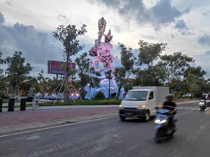 Kepolisian Daerah (Polda) Bali memang menyebut bahwa penerapan sistem ganjil genap saat hari pertama belum maksimal dilakukan. Sebab, sistem ganjil genap baru dalam tahap uji coba.
 
