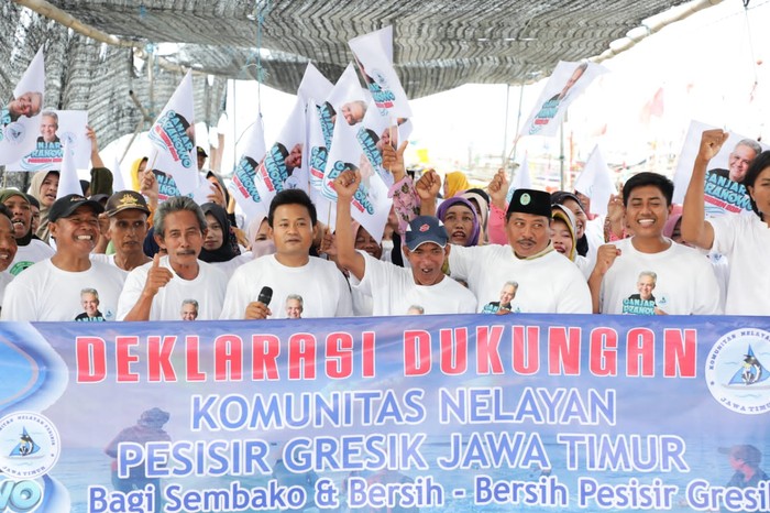 Komunitas Nelayan Pesisir Kabupaten Gresik
