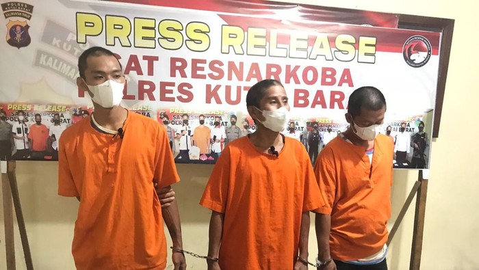 Pria berinisial FM (22) di Kutai Barat (Kubar), Kalimantan Timur (Kaltim) ditangkap karena kedapatan membawa sabu 5,8 gram.