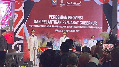 Mendagri Lantik Tiga Pj Gubernur DOB Papua (Karin-detikcom)