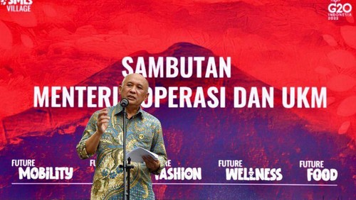 Menteri Koperasi Teten Masduki saat membuka side event G20 bertajuk Future SMEs Village: Local Wisdom For Global Sustainability di Bali Collection, Nusa Dua, Bali, Jumat (11/11/2022).