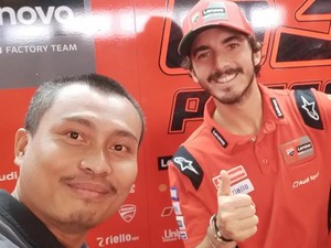 Mugiyono Akrab dengan Pembalap MotoGP: Main Biliar-Makan Malam Bareng