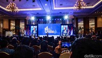 Sementara itu, Surya Paloh yang juga berpidato menegaskan hubungan baiknya dengan Presiden Jokowi terkait isu keretakan dengan orang nomor satu di Indonesia itu.