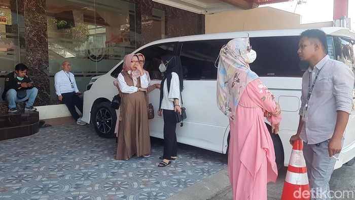 Nasabah bank Sulselbar korban tabungan hilang hadiri pertemuan tertutup yang digelar pihak bank