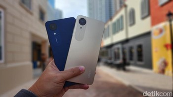 Oppo A17K tebalnya 8,29 mm, harga Rp 1.799.000. Ada layar 6,56 inch resolusi HD+. Ada kamera selfie 5 MP, di belakang tersedia kamera 8 MP. Oppo A17K pakai chipset MediaTek Helio G35 dengan RAM 3GB dan memori internal 64GB yang bisa diperluas hingga 1TB dengan microSD. Kapasitas baterainya 5.000 mAh. Foto: Adi Fida Rahman/detikINET
