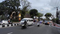 Pemberlakuan ganjil genap dilakukan selama sepekan hingga 17 November 2022. Terdapat 10 titik ruas jalan yang diberlakukan ganjil genap. Foto: I Wayan Sui Suadnyana