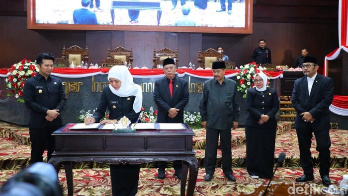Pengesahan APBD Jatim 2023