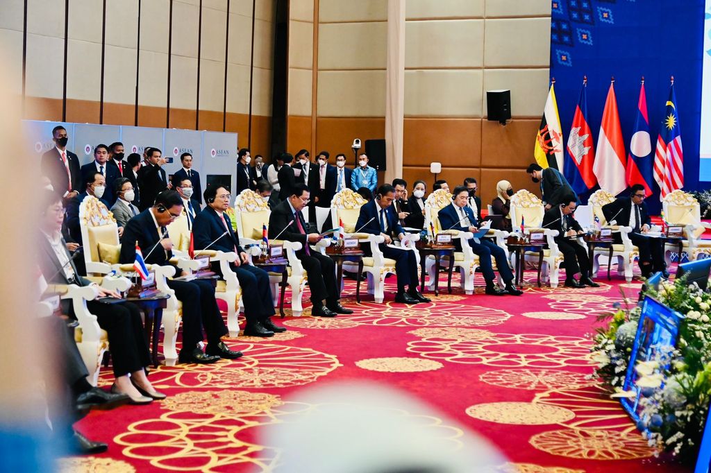 Pertemuan pemimpin ASEAN dengan ASEAN Business Advisory Council (ASEAN-BAC) di hotel Sokha, Phnom Penh, Kamboja, Kamis (10/11/2022). (Foto: Laily Rachev - Biro Pers Sekretariat Presiden)