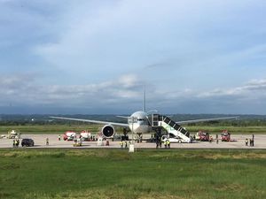 Bandara Pendukung G20 Bali, 2 Pesawat Delegasi-TNI AU Parkir di Lombok