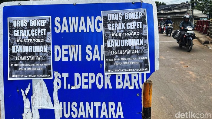 Poster Kritikan Pengungkapan Kasus Kebaya Merah dan Kanjuran Warga mengkritis proses pengungkapan kasus video mesum wanita kebaya merah dan Kanjuruan lewat poster. Poster bernada kritik itu ditempelkan di sejumlah tempat di Kota Depok. Poster itu bertuliskan urus bokep gerak cepat, urus tragedi kanjuruan lemah syahwat.