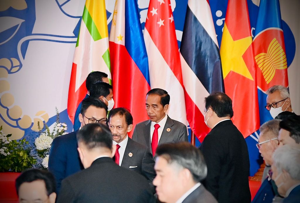 Presiden Joko Widodo menggarisbawahi pentingnya upaya maksimal negara ASEAN untuk memelihara kesatuan dan sentralitas ASEAN. ( Foto: Laily Rachev - Biro Pers Sekretariat Presiden )