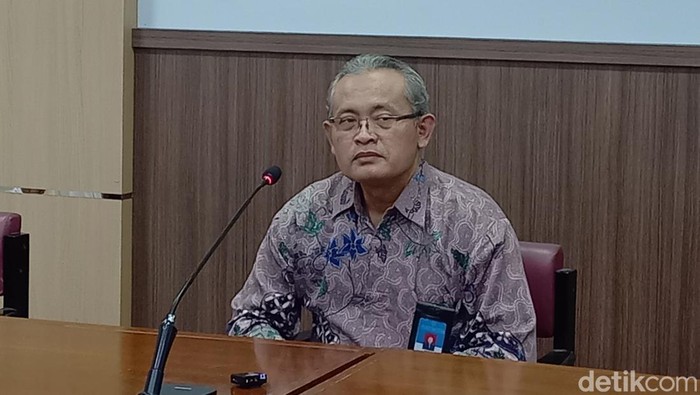 Prof. Dr. Sajidan terpilih menjadi rektor UNS 2023-2028.