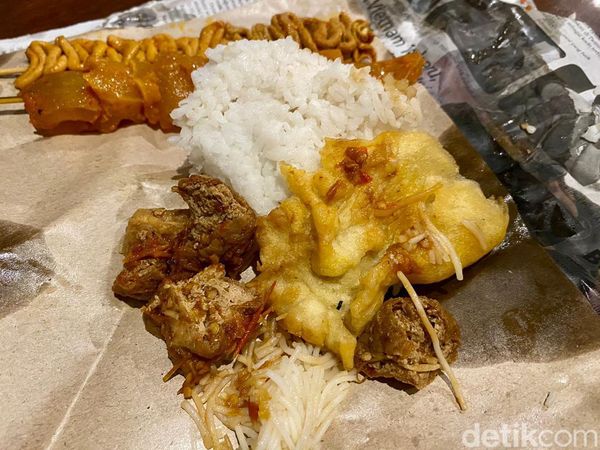 Murah Enak! Ini Sego Banting Cak San Rp 3 Ribu di Malang