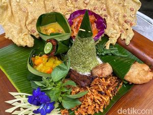 Seru! Belajar Bikin Peyek Raksasa dan Cicip Nasi Rijsttafel yang Ikonik di Malang