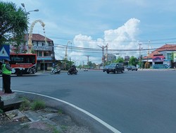 Situasi Simpang Pesanggaran-Gerbang Benoa, ramai lancar. Foto: Agus Eka/detikBali