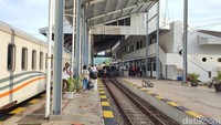 Ujung Pulau Jawa yang sudah sangat terang meski waktu baru menunjukkan kurang dari 06.00 WIB.