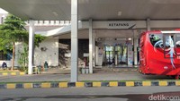 Penampakan depan Stasiun Ketapang.