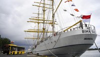 KRI Bima Suci juga disiagakan di Pelabuhan Benoa, Denpasar, Bali.