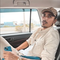 Memiliki banyak pengikut di Instagram juga membuat Vincent banyak dilirik oleh berbagai brand untuk endorsement. Ia sempat beberapa kali terlihat mengiklankan berbagai produk untuk kebutuhan endorsement di Instagramnya. Foto: Instagram/@v.andrianto